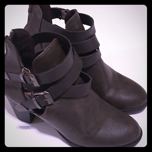 Report Shoes - Report Gray Booties Size 6.5